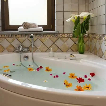 Agrialpi By Salfrutta Bed & Breakfast 3*